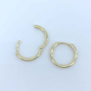 18K Gold Hoop Huggie Earrings "Sacha" (1.5mm)