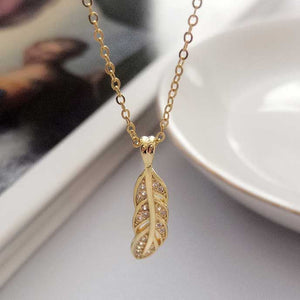 18K Gold Chain with Gold Feather Pendant "Meeno"