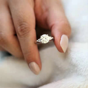 Silver 2 carat Moissanite Ring "Palova"
