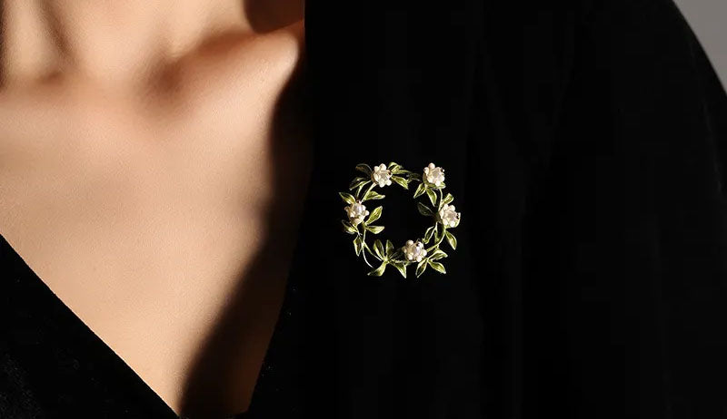 How to Style a Brooch on a Coat: NZ Fashion Guide 2026