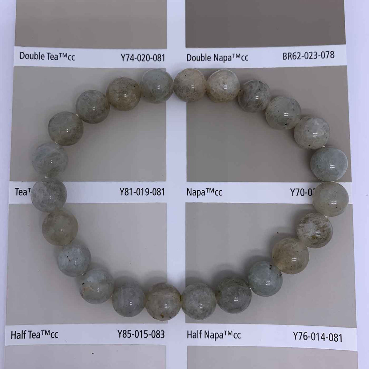 Stretch Bracelet with 8mm round gemstones "Mala" (Labradorite)