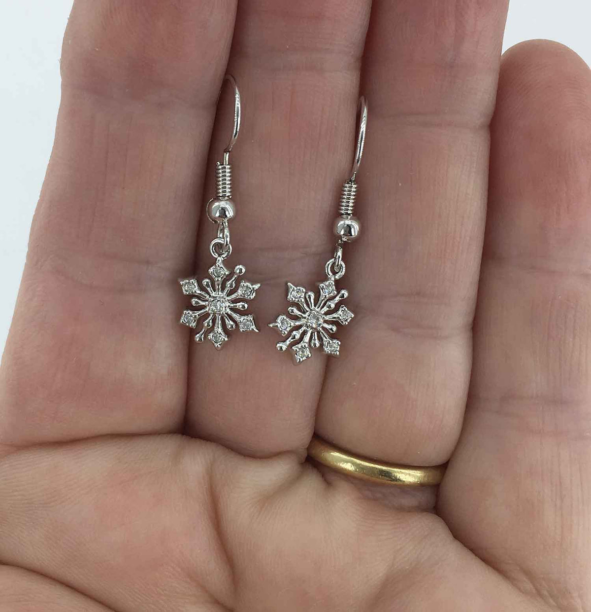 18K White-Gold Crystal Star Earrings "Astra"