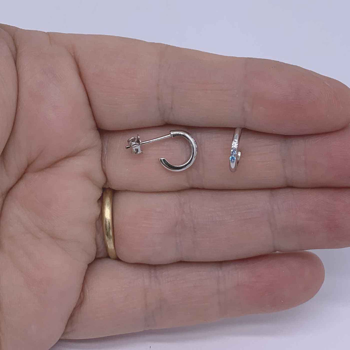 925 Sterling Silver Hoop Earrings with CZ Diamonds "Carlene" (Blue)
