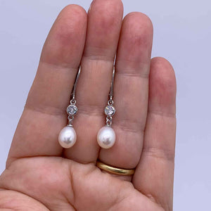 925 Sterling Silver Crystal and Pearl Earrings "Cheryl"