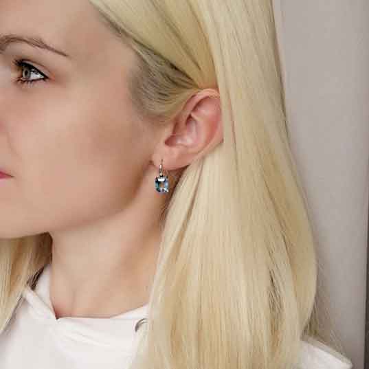 18K White Gold Square Crystal Earrings "Cidra" (Blue)