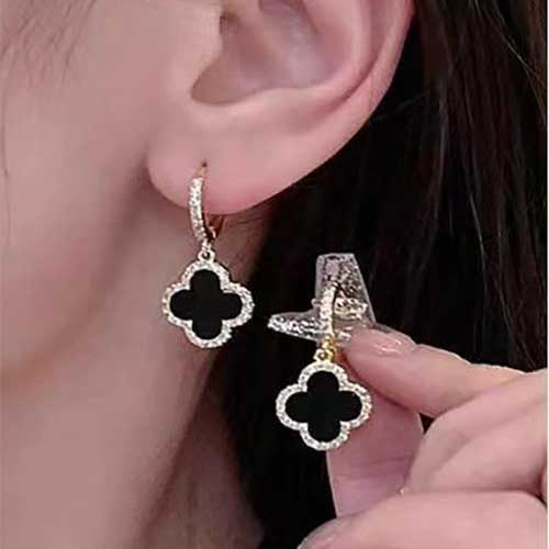 Silver Clover Huggie Earring "Leika" (White)