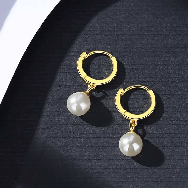 14K Gold Huggie Pearl Earrings "Dalton" (white)