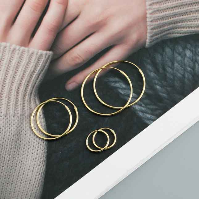 18K Gold Fine 1.2mm Sleepers "Danna"
