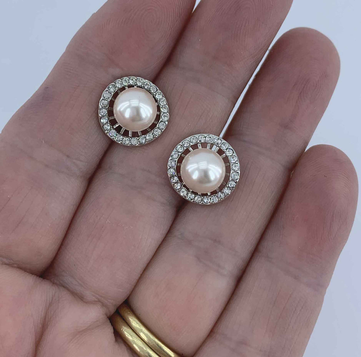 18K White Gold Pearl Crystal Earrings "Delia"
