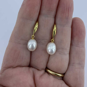 18K Gold Drop Pearl Earrings "Elise" (White)