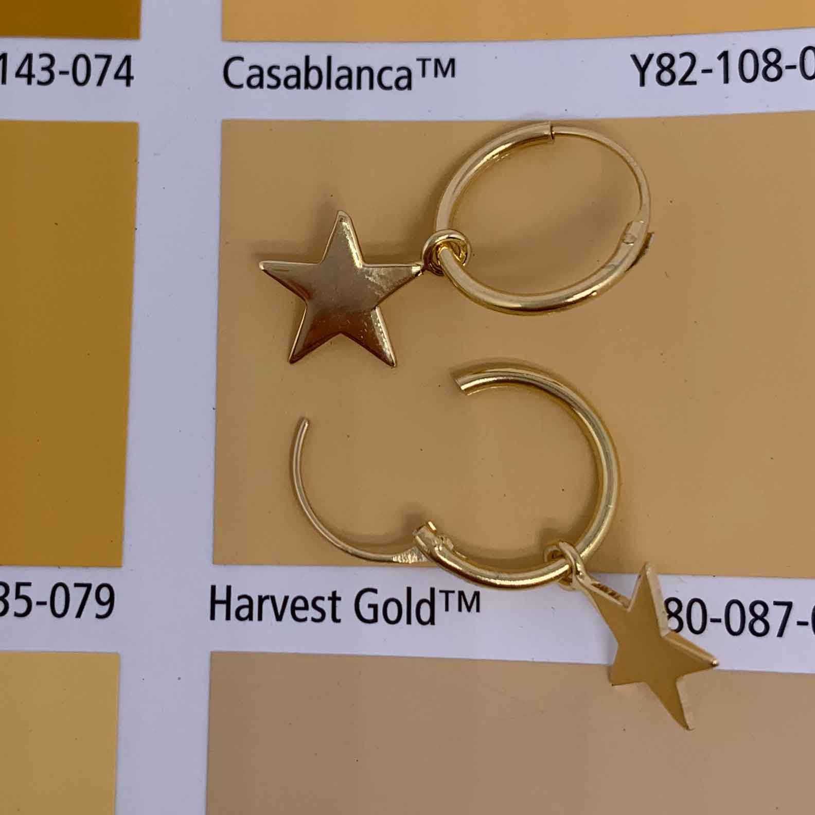 18K Gold Dangle Star Earrings "Ingrid"