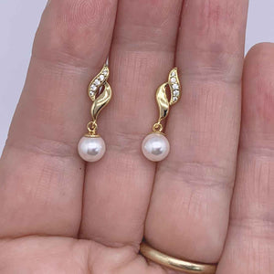 gold pearl drop earrings jewellery