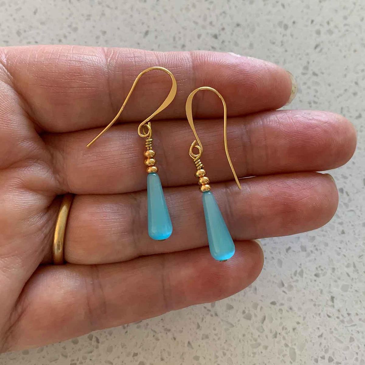 18K Gold Earrings with Cat's Eye Teardrop "Larado" (Blue)