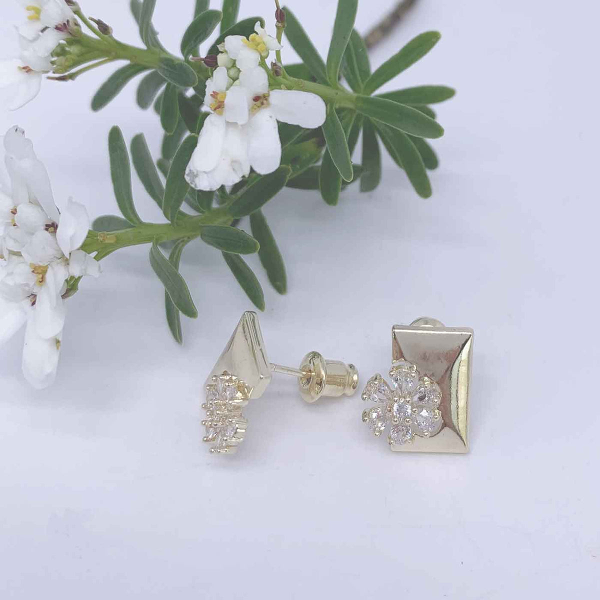 18K Gold Stud Earrings "Rochelle"