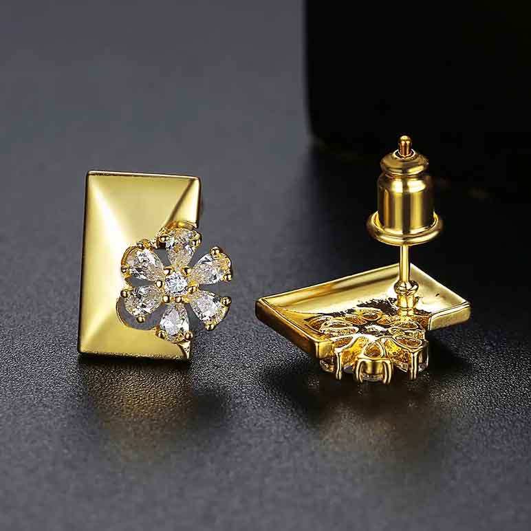 18K Gold Stud Earrings "Rochelle"
