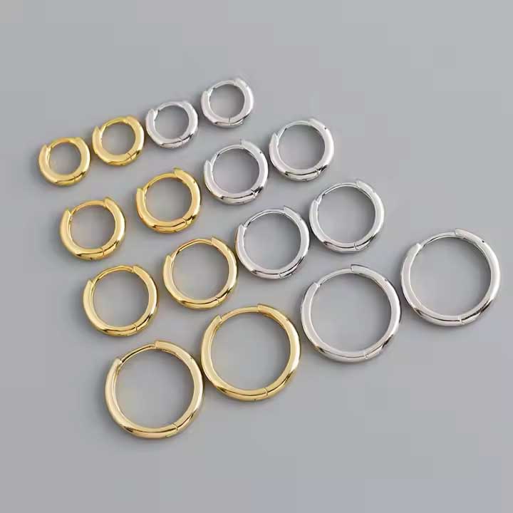 18K Gold Hoop Earrings "Sacha" (2mm band)