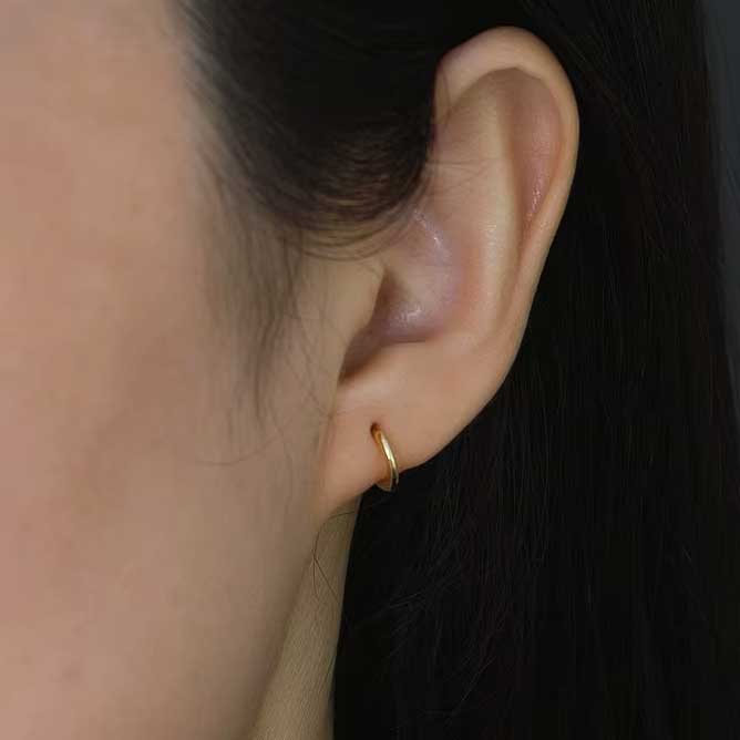 18K Gold Hoop Earrings "Sacha" (2mm band)