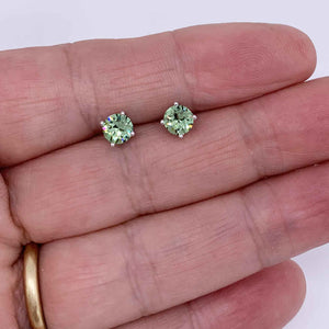 silver peridot stud earrings frenelle