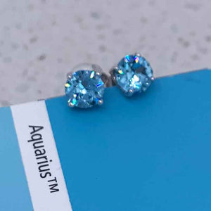 silver stud earrings resene