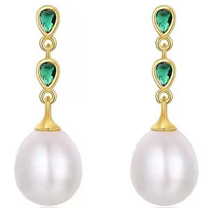 gold pearl earring