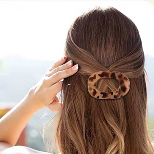 flat hair clip light tortoise in hair