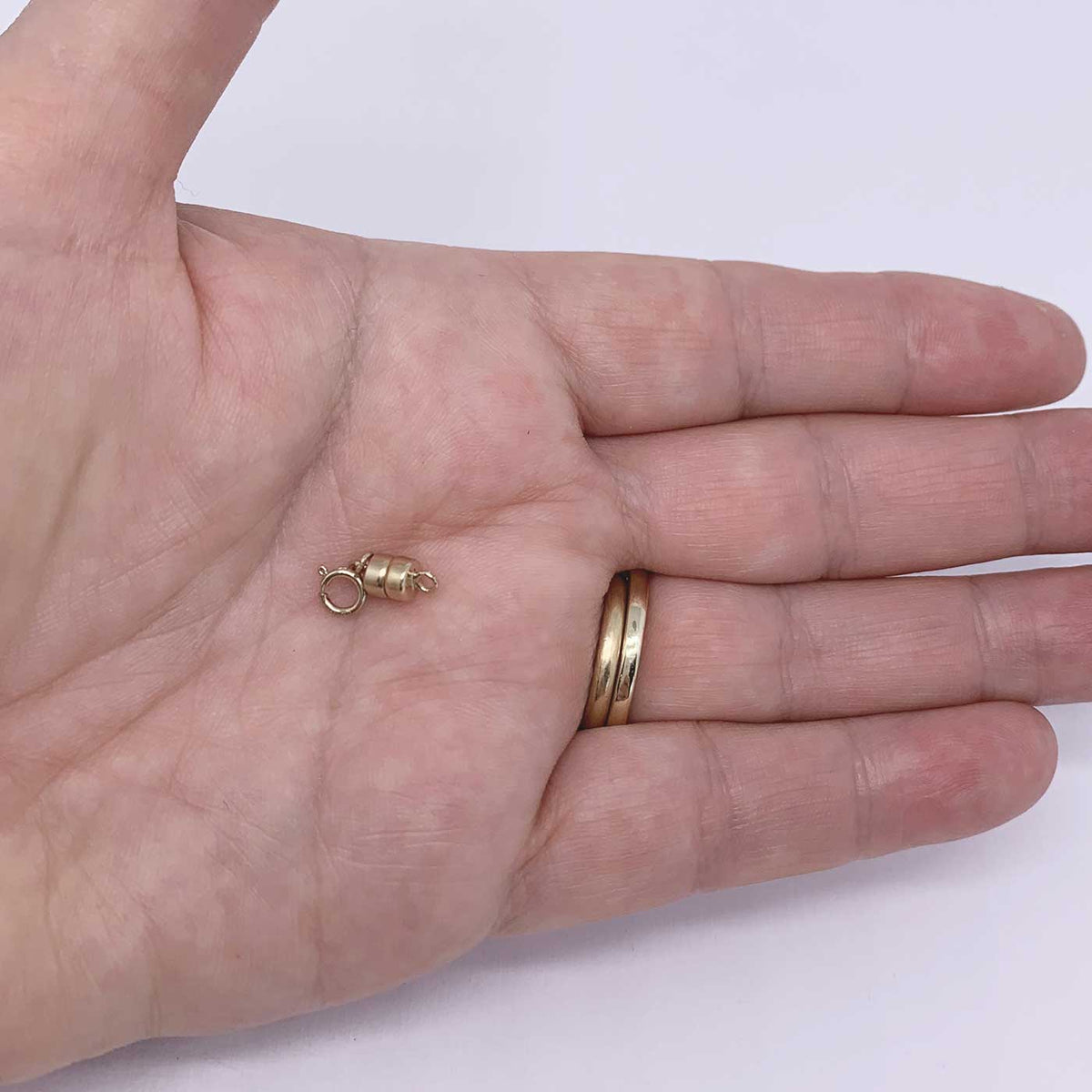 rose gold magnetic clasp frenelle