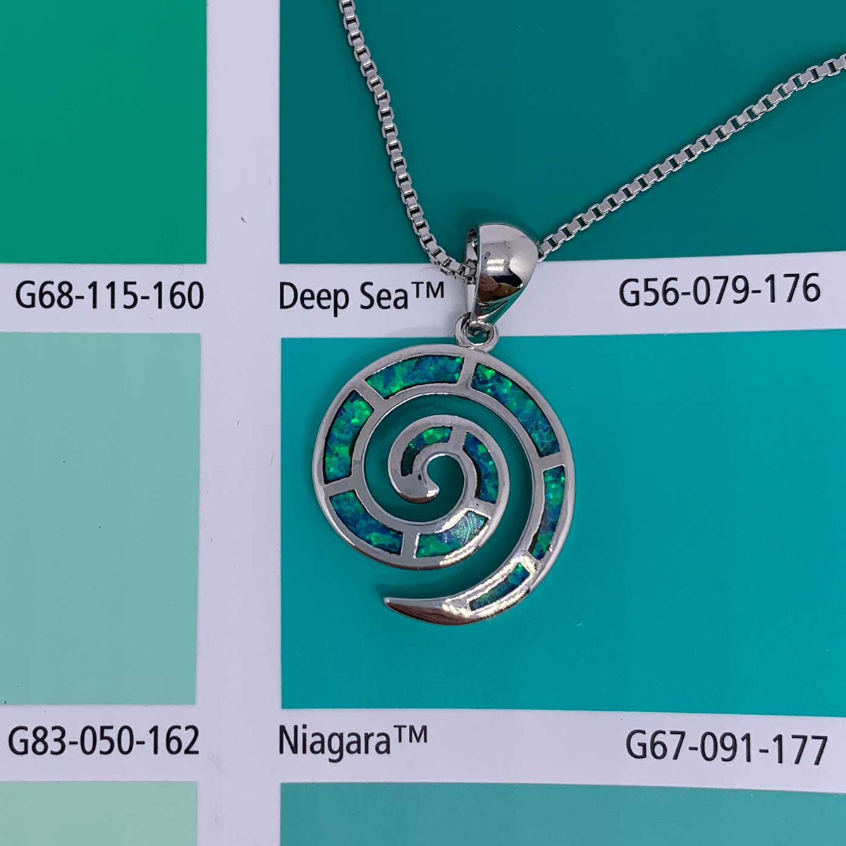 925 Sterling Silver Koru Necklace "Amiria" (Green)
