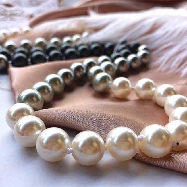 Freshwater Pearl Necklace "Calypso"