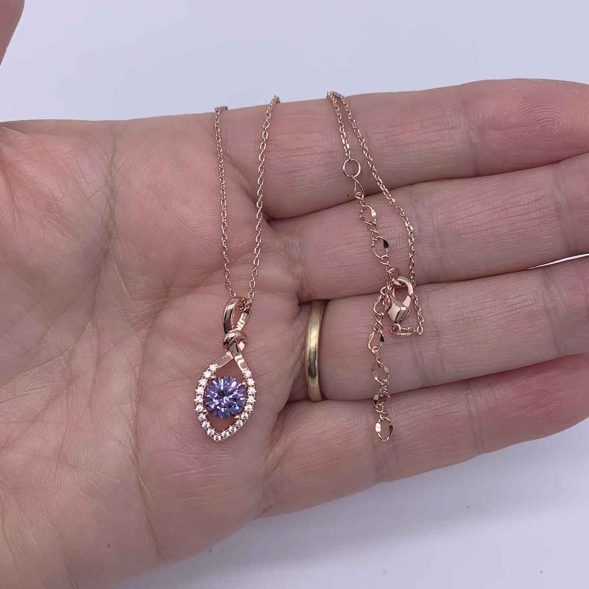 Rose-Gold Alexandrite Necklace "Coriza"