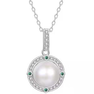 Silver pearl necklace