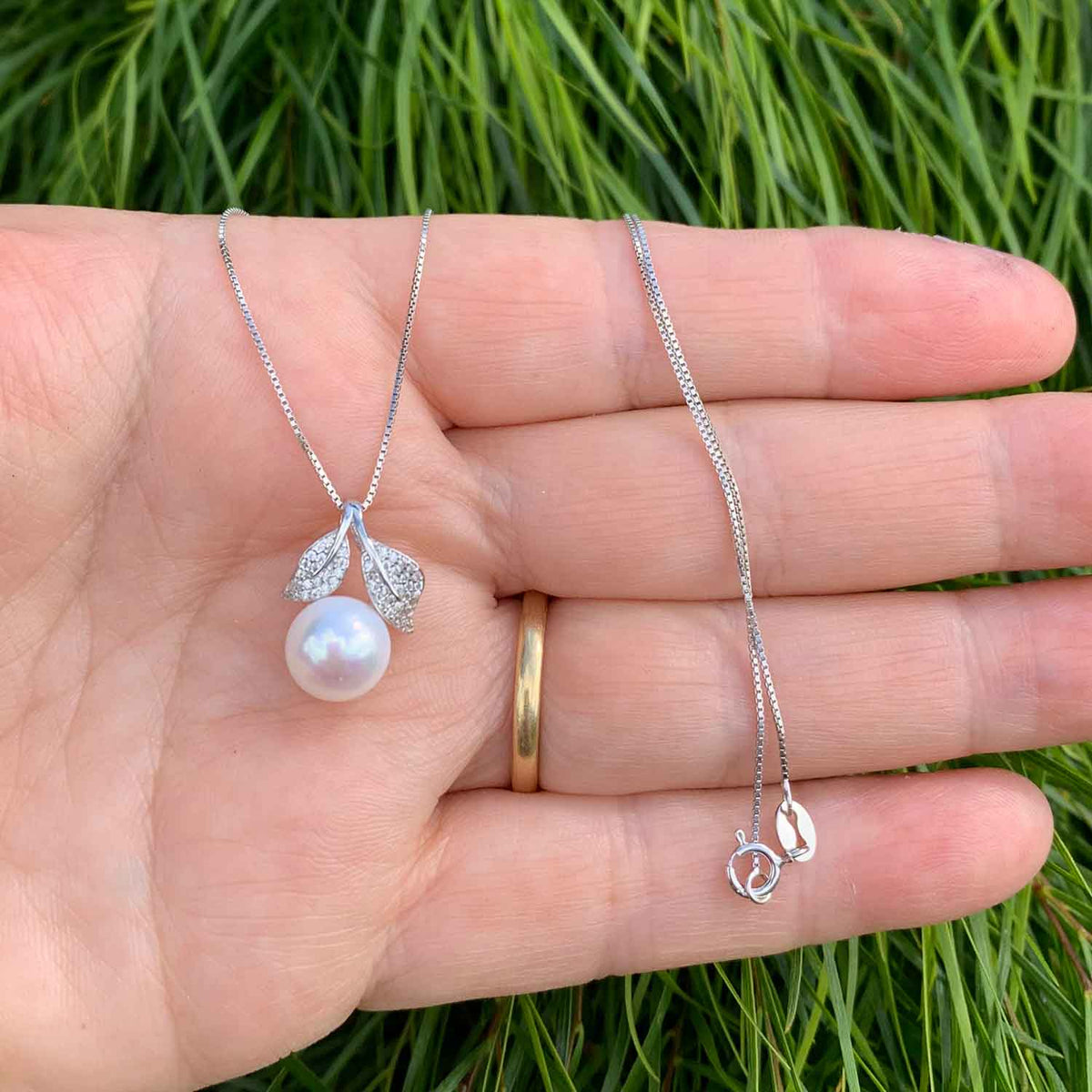 925 Sterling Silver White Pearl Necklace "Savita"