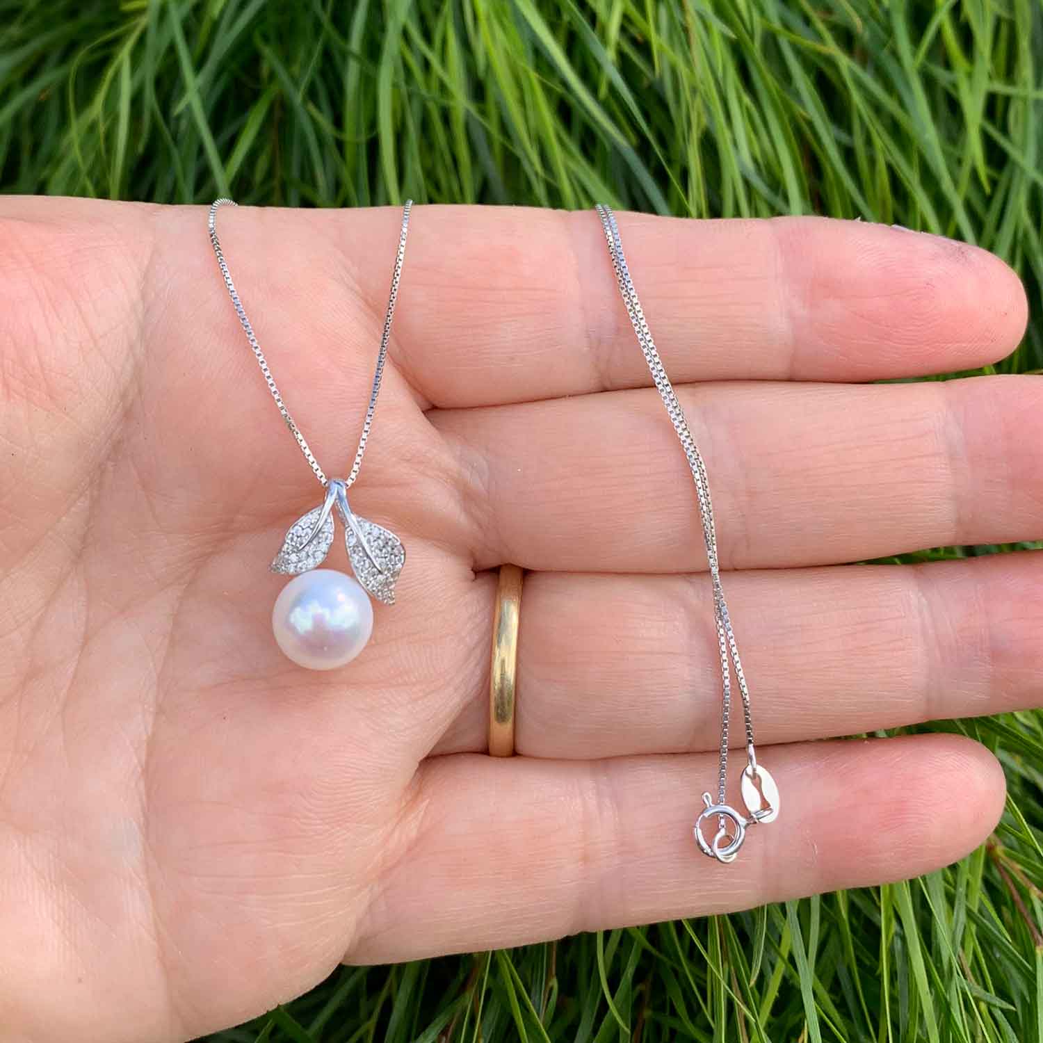 925 Sterling Silver White Pearl Necklace "Savita"