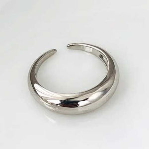 silver modern ring classic