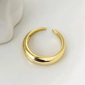 gold modern ring elegant