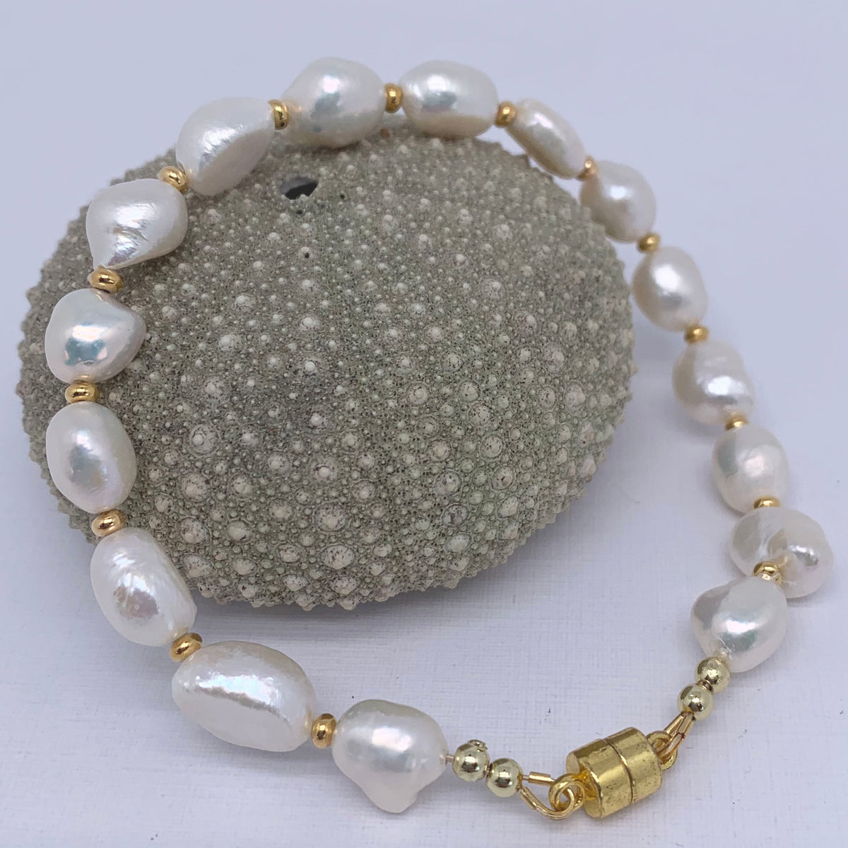white baroque pearl bracelet frenelle jewellery