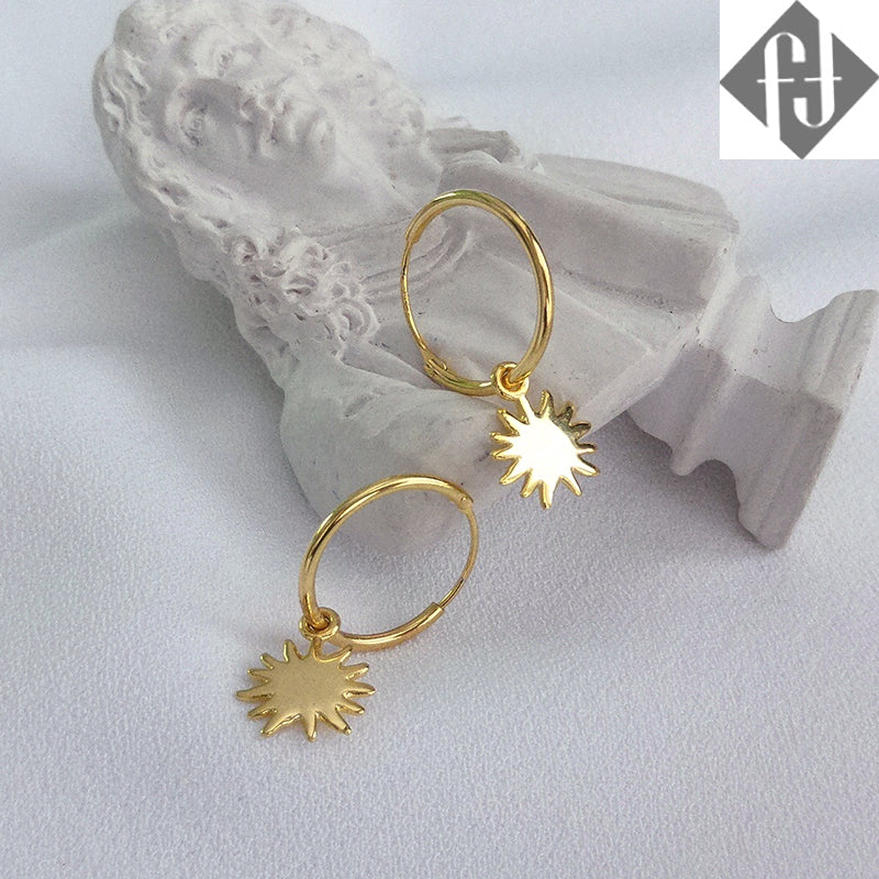 18K Gold Star Dangle Earrings "Anya"