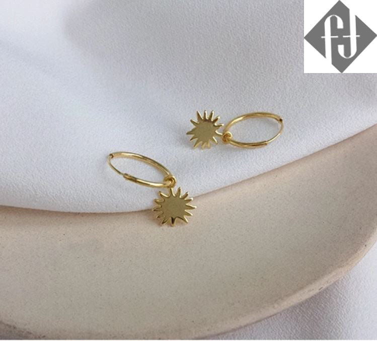 18K Gold Star Dangle Earrings "Anya"