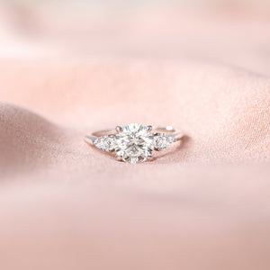 Silver 2 carat Moissanite Ring "Palova"