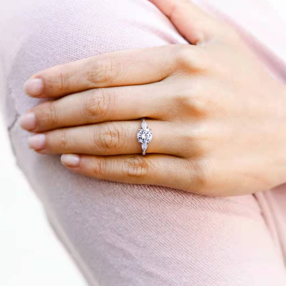 Silver 2 carat Moissanite Ring "Palova"