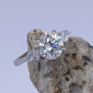 Silver 2 carat Moissanite Ring "Palova"