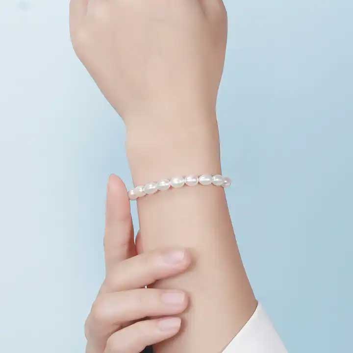 adjustable pearl bracelet