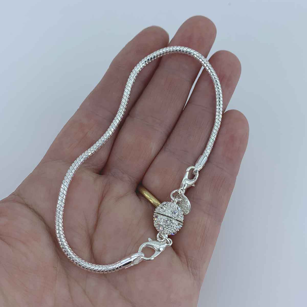 Frenelle-Jewellery-Bracelet---Charm-Silver-with-magnet-2_SN2PR1457SP3.jpg