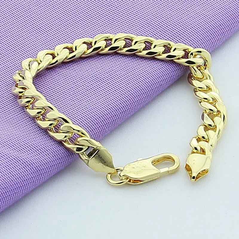 gold curb link chain bracelet