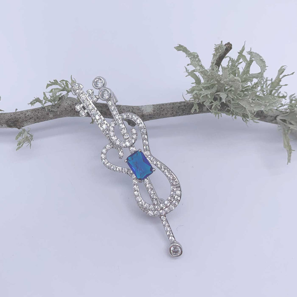 musical brooch silver guitar