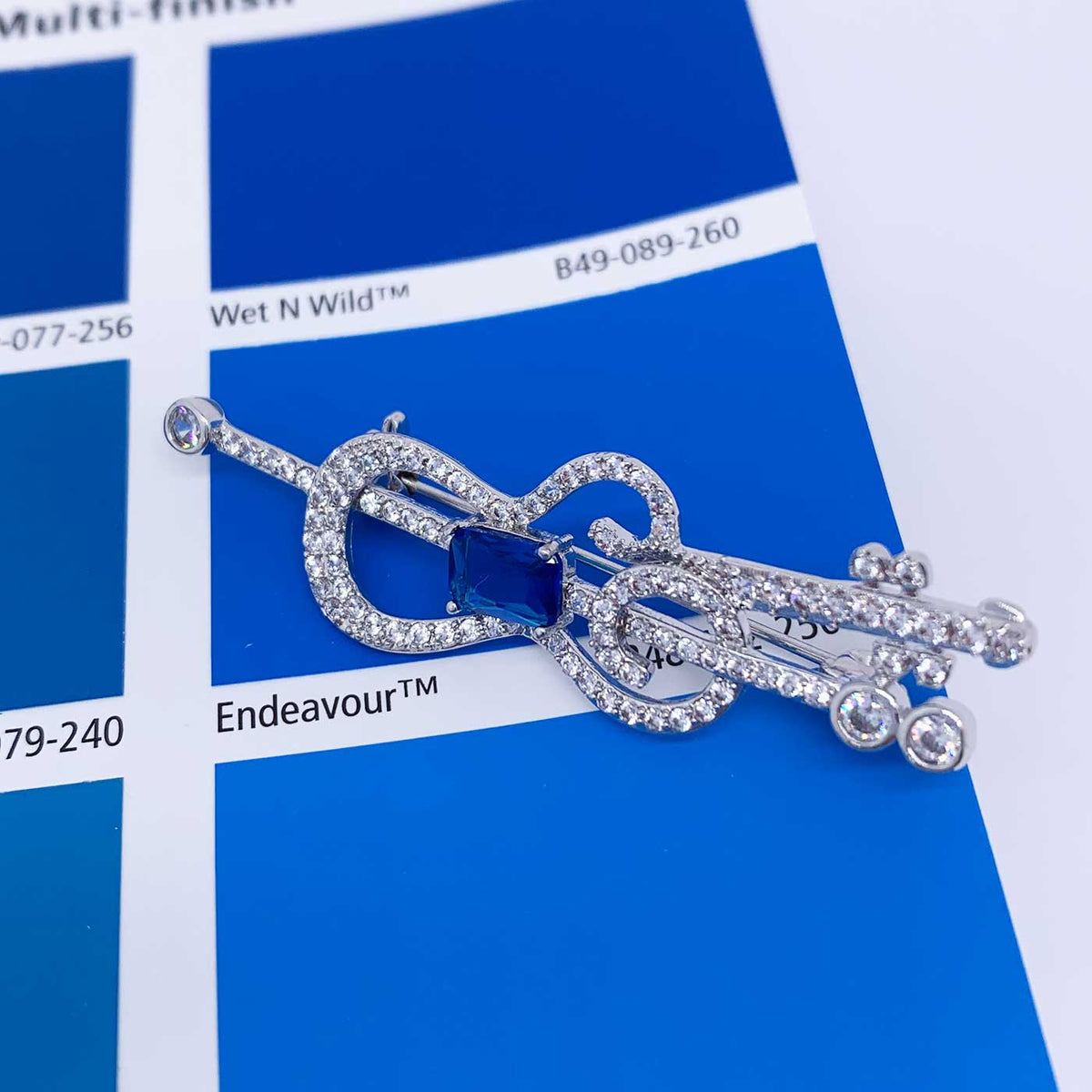 musical brooch silver blue