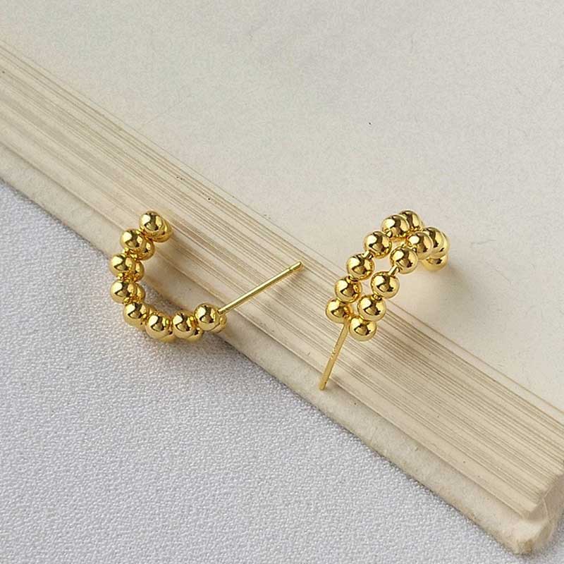 gold hoop earrings modern