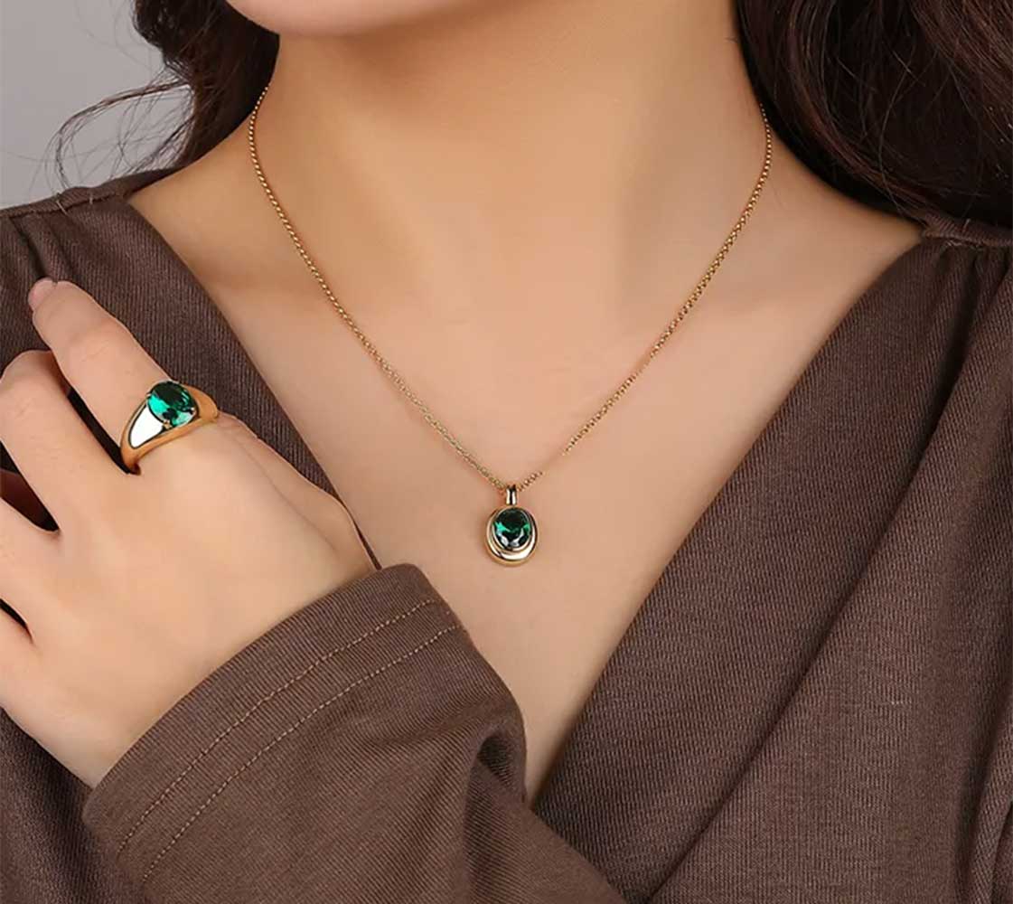 Gold necklace pendant green crystal