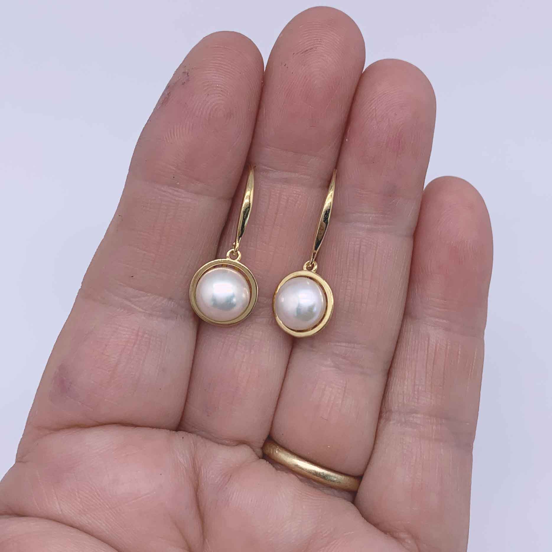 gold white pearl earring
