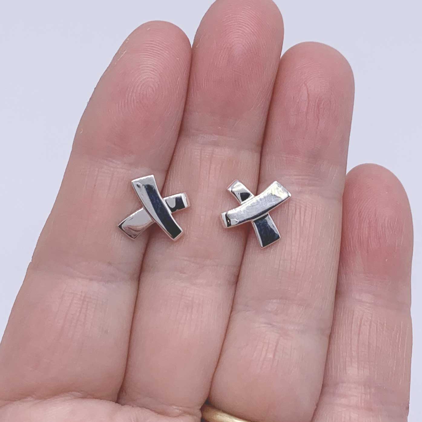 silver stud cross earrings