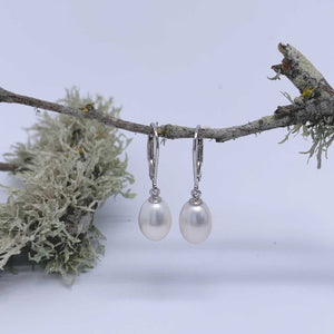 wihite pearl drop earring silver